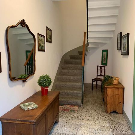 מנדלו דל לאריו Casa Tiffany Tra Lago E Monti מראה חיצוני תמונה