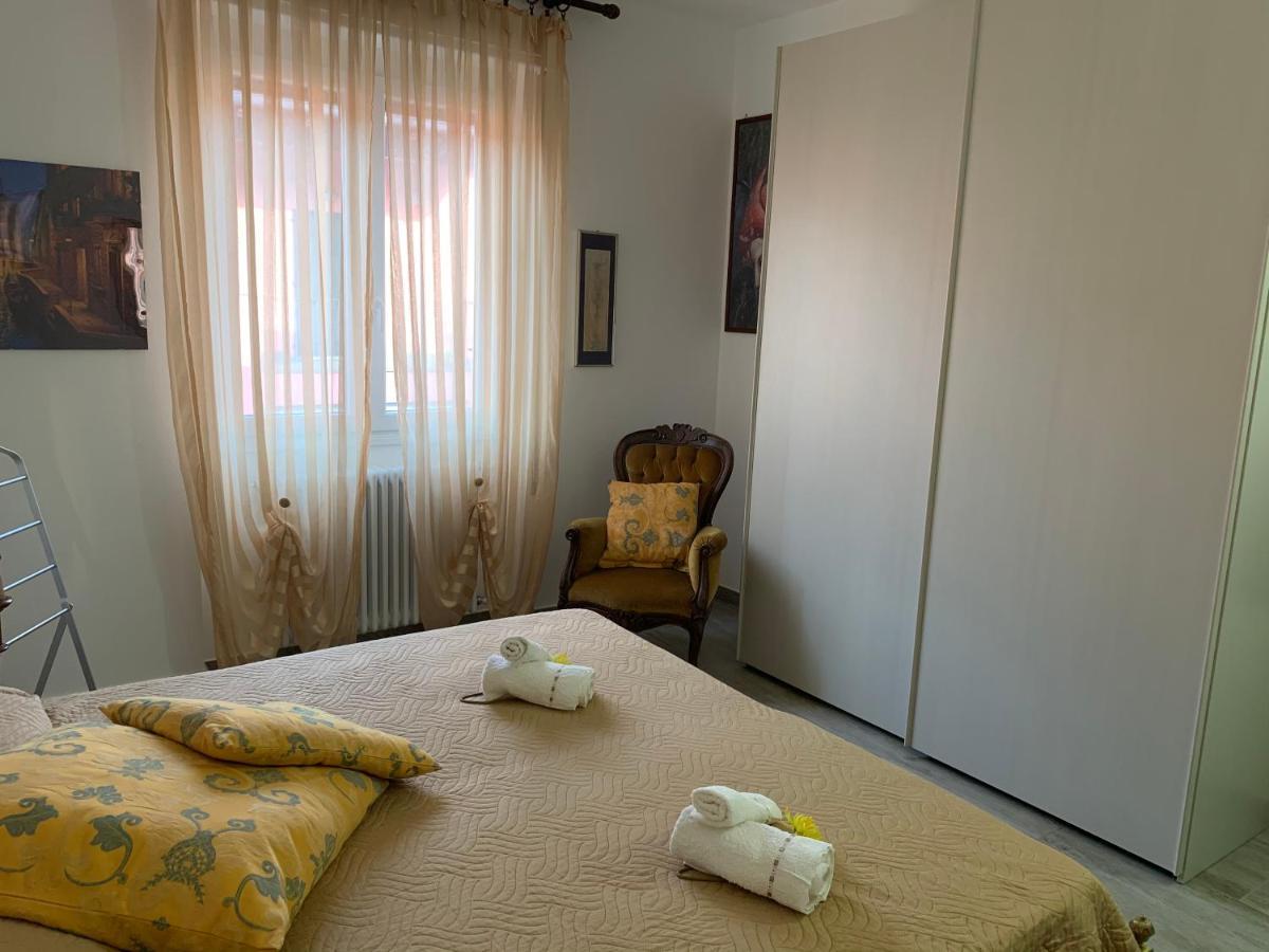 מנדלו דל לאריו Casa Tiffany Tra Lago E Monti מראה חיצוני תמונה