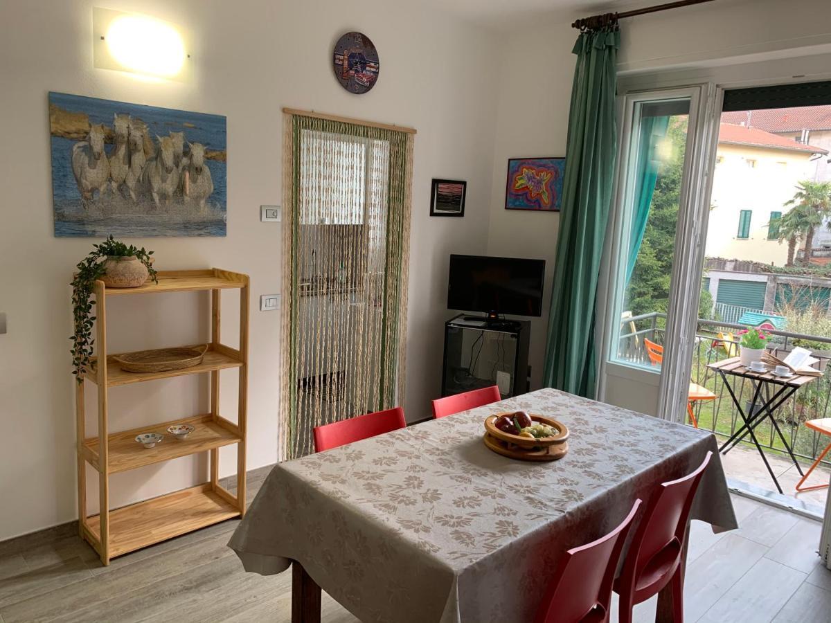 מנדלו דל לאריו Casa Tiffany Tra Lago E Monti מראה חיצוני תמונה