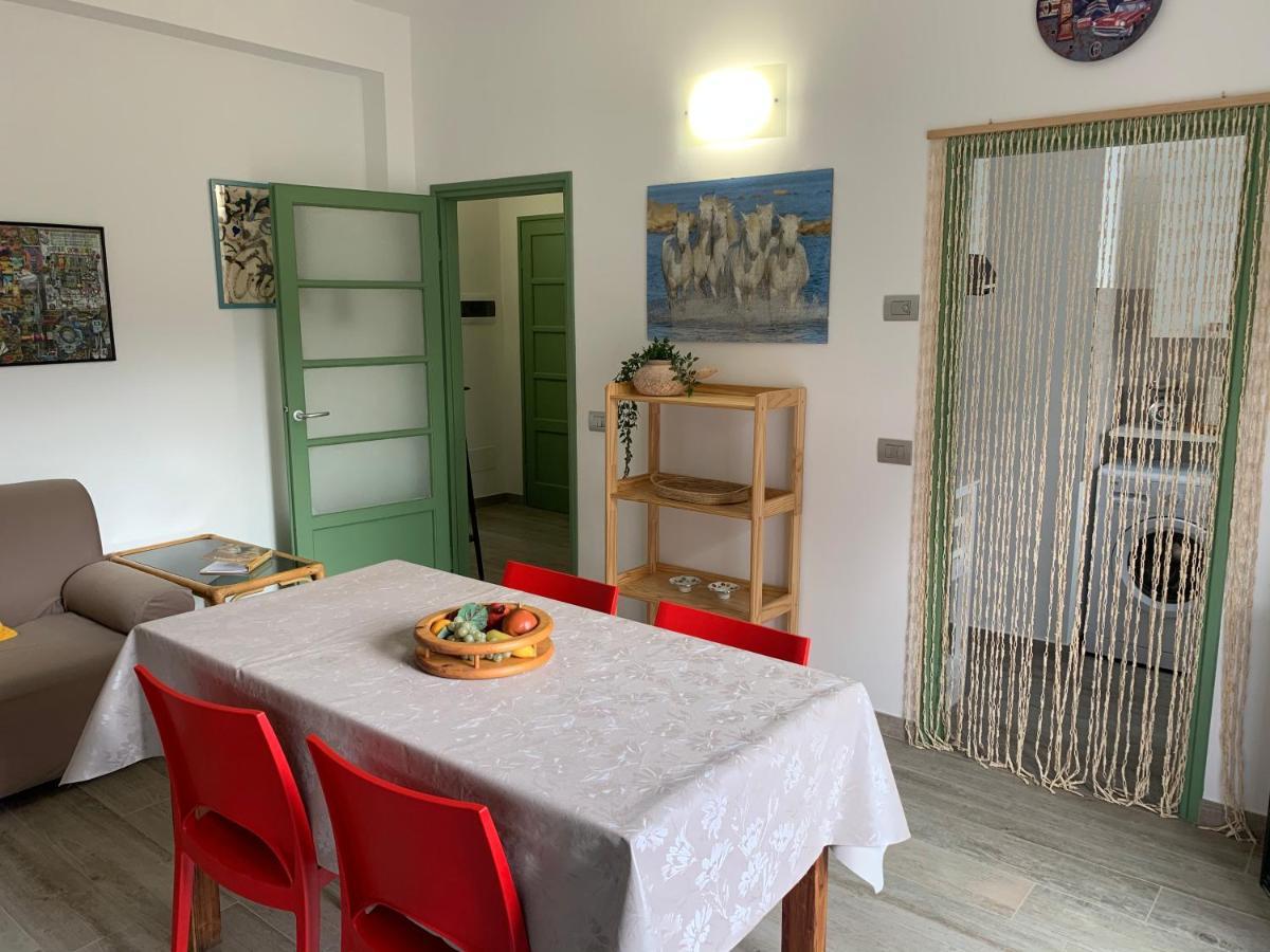 מנדלו דל לאריו Casa Tiffany Tra Lago E Monti מראה חיצוני תמונה